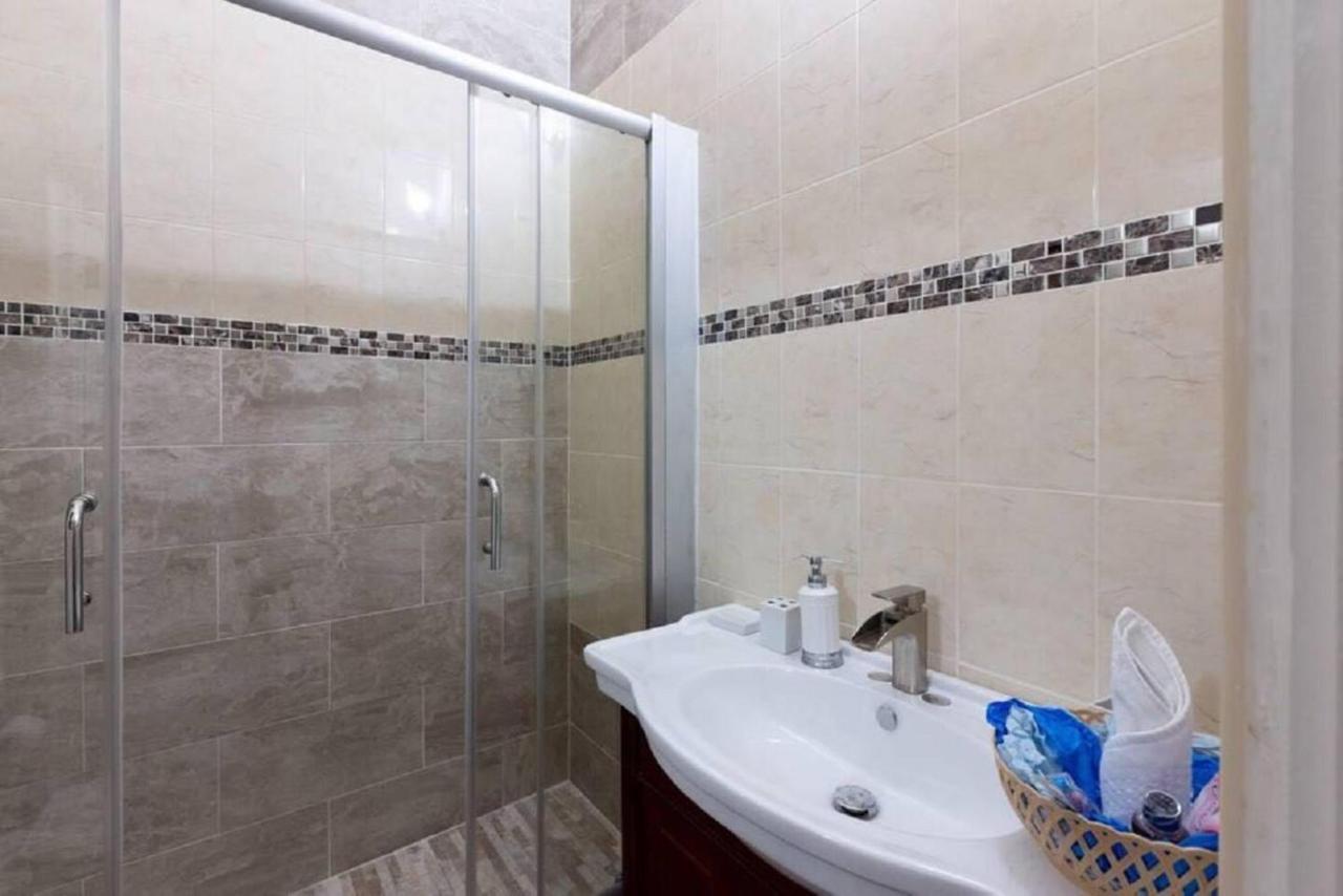 Lovely 2-Bed Apartment In The New Kingston Area エクステリア 写真