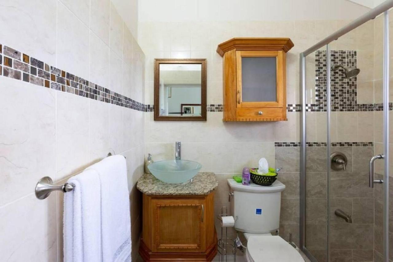 Lovely 2-Bed Apartment In The New Kingston Area エクステリア 写真